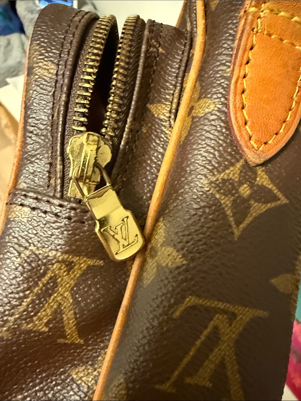 Louis Vuitton Monogram Amazone Crossbody Bag with Natural Vachetta Trim - Picture 16 of 17